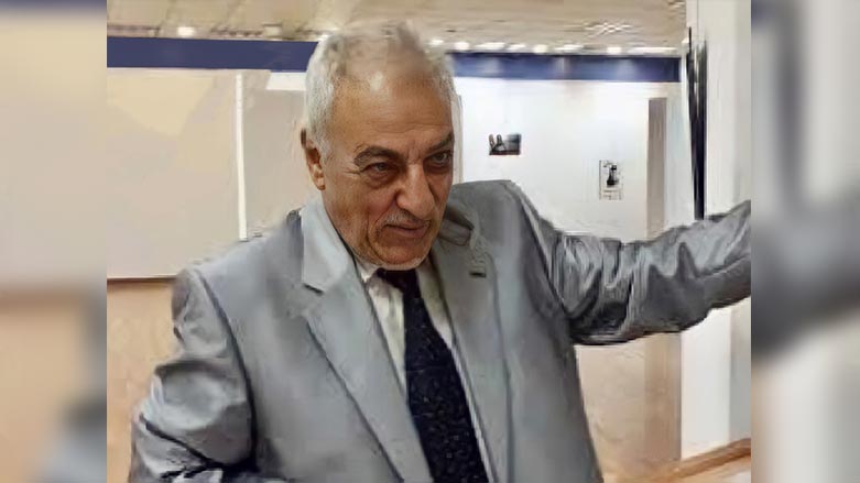 متاثرا بتداعيات فيروس كورونا: وفاة  الكاتب والصحفي عبدالرحمن باشا